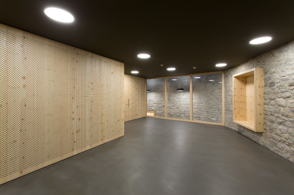 St. Martin in Passeier; Dorfhaus; Andreas Flora; Architekt; Gemeindezentrum; Benjamin Pfitscher; Astlcher; Zirbelholz; Naturstein