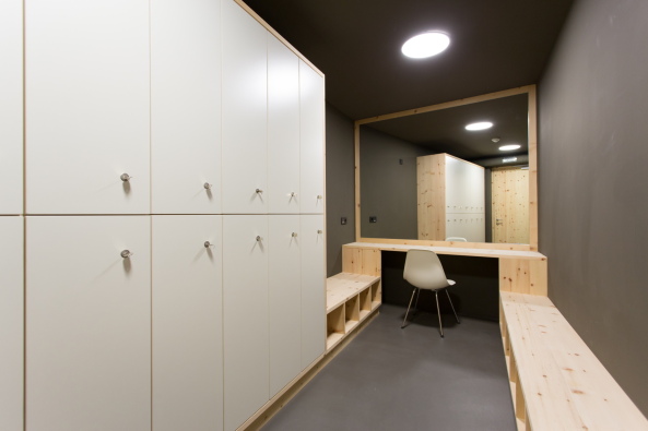 St. Martin in Passeier; Dorfhaus; Andreas Flora; Architekt; Gemeindezentrum; Benjamin Pfitscher; Astlcher; Zirbelholz; Naturstein