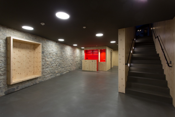 St. Martin in Passeier; Dorfhaus; Andreas Flora; Architekt; Gemeindezentrum; Benjamin Pfitscher; Astlcher; Zirbelholz; Naturstein