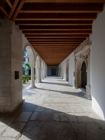 Lorvo, Joao Mendes Ribeiro Arquitecto, Stilles Kloster, Silence Cloisters, Monastery Cloisters, Umbau, Sanierung, Portugal, Hof, Kirche, Stille Architektur, Joao Mendes