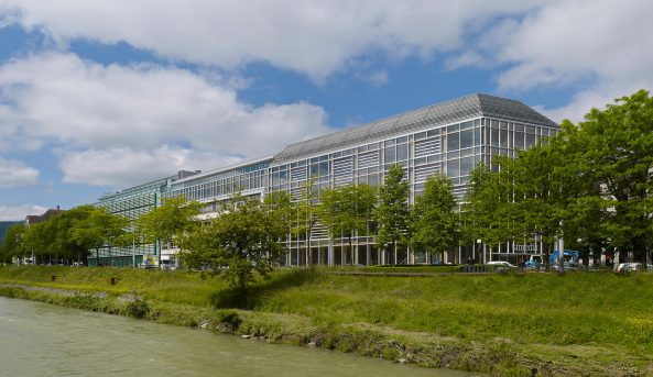 Pritzker-Preis fr Architekt Shigeru Ban, Preise und Awards, Shigeru Ban, Architektur aus Papier, Japan, Tokio, Curtain Wall House, Centre Pompidou-Metz, Holzbau, Tamedia, Architektur aus Japan, Pritzker-Prize, Pritzker-Preistrger, Toyo Ito, Wang Shu, SANAA, David Chipperfield, Daniel Libeskind, Steven Holl, Zaha Hadid, Rem Koolhaas, Architektenawards, Pritzker 2014, Expo 2000