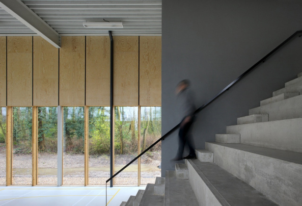 Sporthalle, URA, Yves Malysse Kiki Verbeeck, Belgien, Brssel, Filip Dujardin, KAU Gymnasium, Wald, Glasfassade, Schulsport