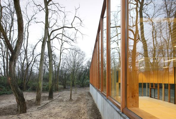 Sporthalle, URA, Yves Malysse Kiki Verbeeck, Belgien, Brssel, Filip Dujardin, KAU Gymnasium, Wald, Glasfassade, Schulsport