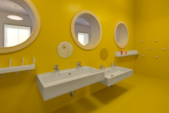 Pedevilla Architects; Rodeneck; Schule; Kindergarte; Fensternischen; Gustav Willeit; Umbau; Sdtirol