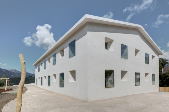 Pedevilla Architects; Rodeneck; Schule; Kindergarte; Fensternischen; Gustav Willeit; Umbau; Sdtirol