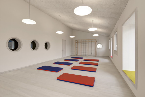 Pedevilla Architects; Rodeneck; Schule; Kindergarte; Fensternischen; Gustav Willeit; Umbau; S�dtirol