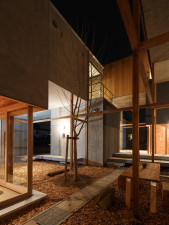 Aichi, Eureka, Dragon Court Village