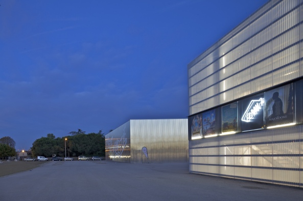 Toulouse, Plaisance du Touch, l'Espace Monesti, Gemeindezentrum, Kino, Puig Pujol Associs architectures, Jean-Manuel Puig, Amandine Hernandez, Festsaal, Sporthalle, Restaurant, Caf, Theater, Metallfassade