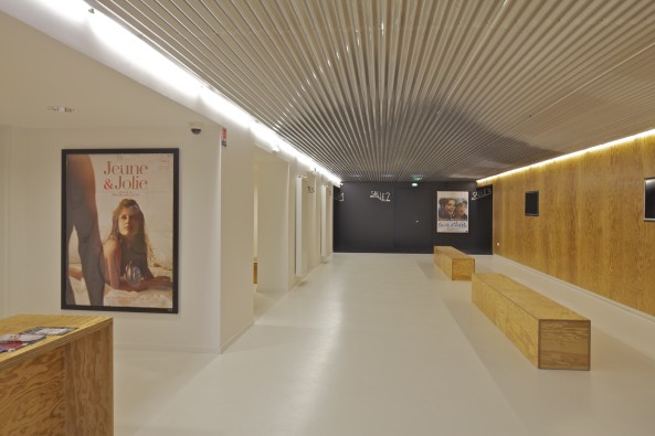 Toulouse, Plaisance du Touch, l'Espace Monesti, Gemeindezentrum, Kino, Puig Pujol Associs architectures, Jean-Manuel Puig, Amandine Hernandez, Festsaal, Sporthalle, Restaurant, Caf, Theater, Metallfassade