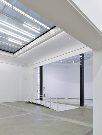 Graz, Bramberger [architects], Alfred Bramberger, Sahar Arjomand Bigdely, Ira Gasyanets, Christoph Schermann, Denkmal, Denkmalpflege, Sanierung, Revitalisierung, Wettbewerb, Glaskonstruktion, Glasdach, Glas, Raumkofiguration, Tageslicht, Beleuchtung, Licht, Kunst, Ausstellungsort, Ausstellung, multimedial, Bramberger Architects, KM Graz