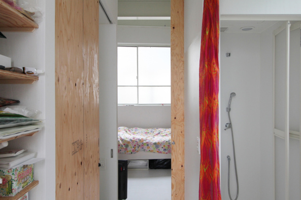 Japan, Hous for seven people, mnm Mio Tsuneyama, Baugruppe, Stahlbau, Leben und Arbeiten, Holzkonstruktion, Stahlbau, Sichtbeton, Sperrholz, Madeleine Kessler