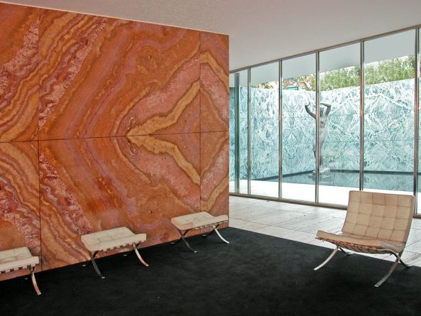 Die Rekonstruktion von 1986 entspricht Mies Absichten in einigen Punkten mehr als das 1929 hastig ausgefhrte Original, das nur durch wenige, von Mies autorisierte Fotos berliefert war. Es entstand die paradoxe Situaition, dass die Rekonstruktion originaler ist als das Original. (arch+ 204, 2011)