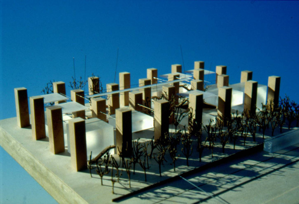 Beim deutschen Pavillon fr die Expo 2000 in Hannover zog sich der zweifache Wettbewerbssieger Florian Nagler nach drastischen Raumprogramm-nderungen und Umplanungswnschen entnervt aus dem Projekt zurck  auch weil man sich geweigert hatte, ihm die knstlerische Oberleitung vertraglich zu garantieren.