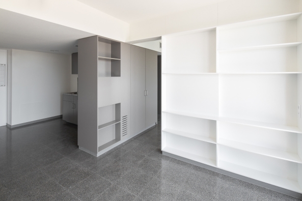 Altenheim, Girona, Calle Francesc Ferrer i Girons, Arcadi Pla arquitectes, Catal Edifici d'Habitatges per a majors de 65 anys a Girona, Puig d'en Roca, Altenpflegeheim, Seniorenresidenz, Spanien, Ausblick, Laubengang