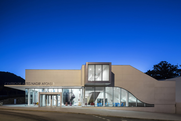 Centro des Artes Nadir Afonso, Louise Braverman Architects, Portugal, Roberto Burle Marx, Museum, Kunstzentrum, Art Museum, FG + SG, Boticas, Braverman, New York, Chaves, Corbusier, Oscar Niemeyer, Landschaft, Grnes Dach, Nadir Afonso