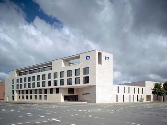 Volksbank-Hauptstelle in Gtersloh eingeweiht