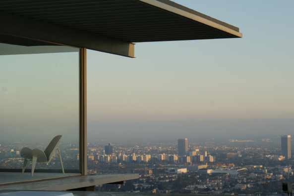 Bungalow?  Fr englische Architekturhistoriker ist der Begriff rein gar nicht mit der Moderne verknpft. Das Case Study House 22 von Pierre Koenig wrde bestenfalls als Pavillon durchgehen