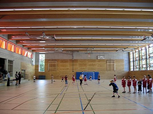 Sporthalle in Stuttgart-Obertrkheim eingeweiht