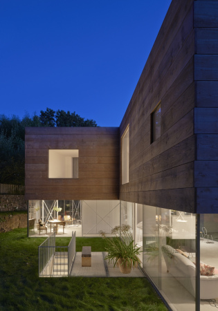 Elding Oscarson, Mlle, Schweden, Jonas Elding, Johan Oscarson, Yuko Maki, resund, Villa Italienborg, Wohnhaus, Seeblick, Ausblick, Bungalow, Schiebetr, Schiebetren, Glastren, Panoramafenster, Holzkiste, Holzfassade