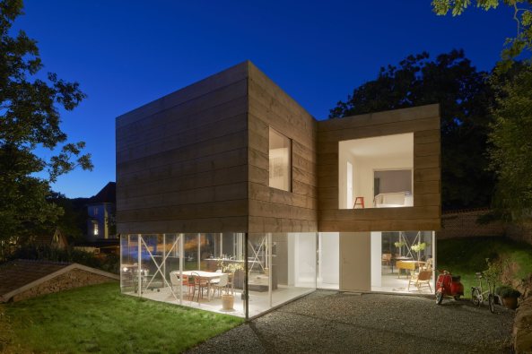 Elding Oscarson, Mlle, Schweden, Jonas Elding, Johan Oscarson, Yuko Maki, resund, Villa Italienborg, Wohnhaus, Seeblick, Ausblick, Bungalow, Schiebetr, Schiebetren, Glastren, Panoramafenster, Holzkiste, Holzfassade