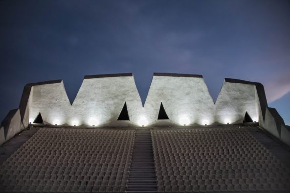 Valentiny hvp Architects; Mozarteum Brasilieiro Theatre; Musica in Trancoso Festival 2014; Sandburg; Luxemburger Bro; Brasilien; Theaterneubau; Bahia