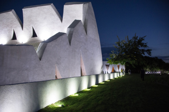 Valentiny hvp Architects; Mozarteum Brasilieiro Theatre; Musica in Trancoso Festival 2014; Sandburg; Luxemburger B�ro; Brasilien; Theaterneubau; Bahia