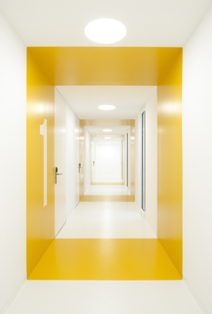 ACXT, Aitor Ortiz, Baskenland, baskisches Nationalarchiv, Archivgeb�ude, Archiv, Historical Archive of the Basque Country, Mar�a de Haro, 3, Bilbao, Archivo Hist�rico de Euskadi, Gonzalo Carro, Glasfassade, Interriodesign, Design, Spanien, Iberische Halbinsel, gefaltete Fassade, Lagerhaus, Kellergeschoss, Erdgeschoss, Rasen, B�rogeb�ude, Leser�ume, Lesesaal, Bibliothek, Arbeitsraum, Aktenschrank, bedrucktes Glas