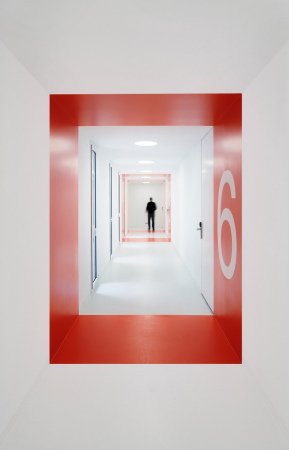 ACXT, Aitor Ortiz, Baskenland, baskisches Nationalarchiv, Archivgeb�ude, Archiv, Historical Archive of the Basque Country, Mar�a de Haro, 3, Bilbao, Archivo Hist�rico de Euskadi, Gonzalo Carro, Glasfassade, Interriodesign, Design, Spanien, Iberische Halbinsel, gefaltete Fassade, Lagerhaus, Kellergeschoss, Erdgeschoss, Rasen, B�rogeb�ude, Leser�ume, Lesesaal, Bibliothek, Arbeitsraum, Aktenschrank, bedrucktes Glas