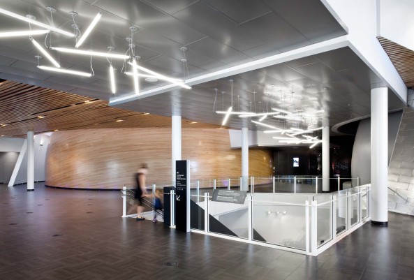 Rio Tinto Alcan Planetarium, Cardin Ramirez Julien + difica, Planetarium, Montreal, Qubec, Aluminimu, Holz, kologische Bauweise, Leadership in Energy and Environmental Design, Belftung, Luftzirkulation, Fassade