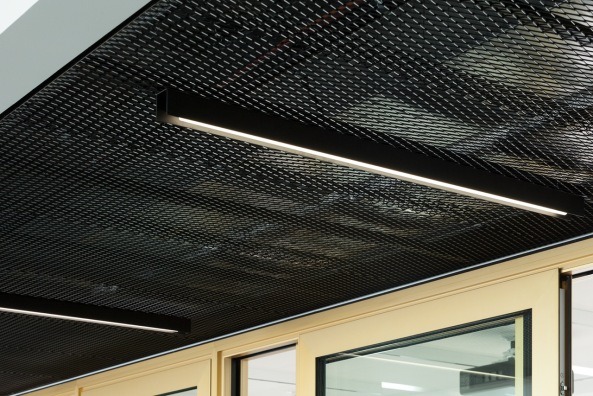 Umbau; Vorstandsetage; Axel-Springer; Verlag; Hochhaus; Kai Nikolaus Grne; Caspar Teichgrber; Martin Schmitt Architektur, Highrise, Newspaper, Architecture, Bro, Office, Axel-Springer-Hochhaus, Co-Working Space in der Vorstandsetage, Luise Rellensmann, Kai Nikolaus Grne, Caspar Teichgrber mit Martin Schmitt Architektur, Matthias Dpfner, Broflur, working, journalist, Aluminium, Window