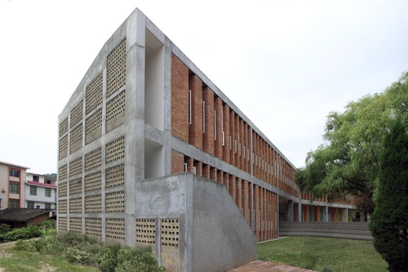 Nominierung: Tongjiang Recycled Brick School in China von Joshua Bolchover und John Lin