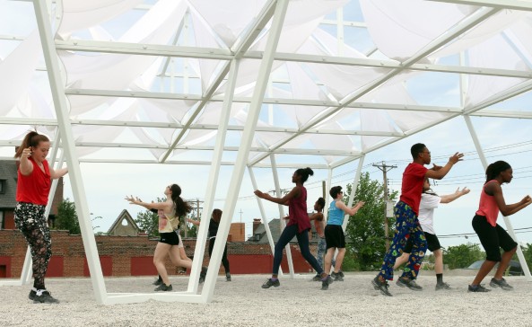 St. Luis, Tadao Ando, Freecell architecture, Pulitzer Foundation for the Arts, PXSTl, Lots, Parkplatz, parking lot, pavilion, pavillon, temporrer pavillon, folly, follies, cultural district, Community program, social architecture, Sam Fox School of Design and Visual Arts, Washington University in St. Louis, Lots 36 by 36, Stahlrahmen, Canopy, Segel