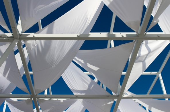 St. Luis, Tadao Ando, Freecell architecture, Pulitzer Foundation for the Arts, PXSTl, Lots, Parkplatz, parking lot, pavilion, pavillon, temporrer pavillon, folly, follies, cultural district, Community program, social architecture, Sam Fox School of Design and Visual Arts, Washington University in St. Louis, Lots 36 by 36, Stahlrahmen, Canopy, Segel