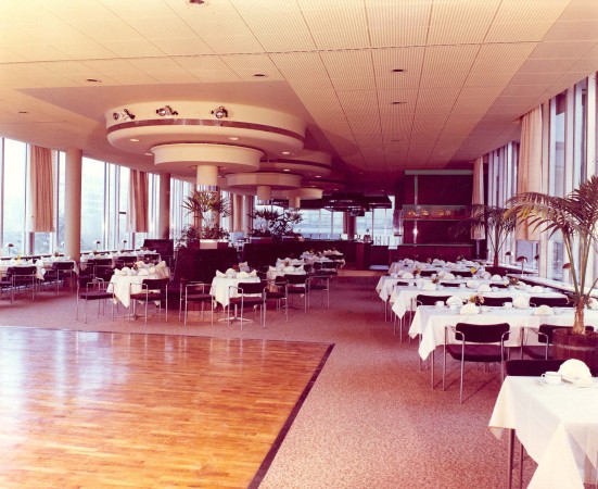 Inneneinrichtung des Restaurants Moskau, um 1965