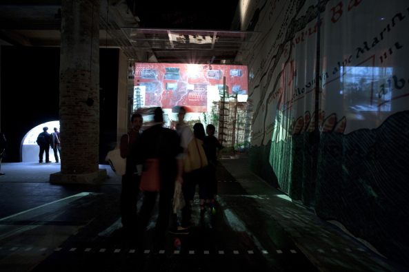 Rem Koolhaas, OMA, AMO, Koolhaas-Video, Koolhaas Interview, Biennale, Architekturbiennale, Baunetz- TV, Stephan Burkoff, Biennale Venice, architecture, Architektur, Should does not register in my vocabulary, movie, architecture, Baunetz, golden lion, south corea, s�dkorea, chile, Salavador Allende, Plattenbau, koreanische Halbinse, Crow�s Eye View, Monolith Controversies, Modernity: Promise or Menace?, France, Frankreich, Russia, Russland, Fair Enough: Russia�s Past Our Present, Phyllis Lambert, Sales Oddity, Intermundia, Radical Pedagogies, Italian Limes, Symbolpolitik, Jury, Entscheidung , silberner L�we, silver lion, Venice, Giardini