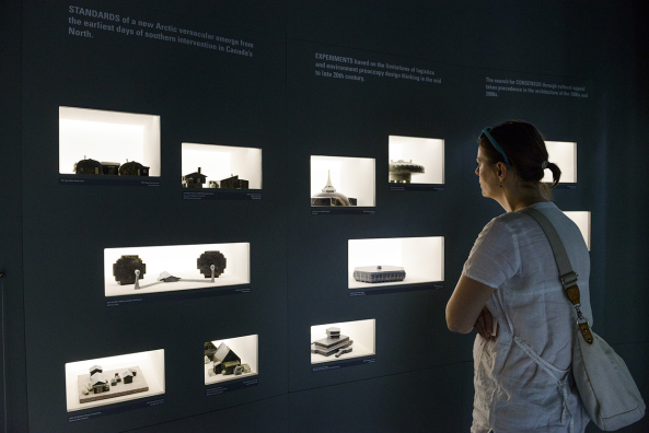 Rem Koolhaas, OMA, AMO, Koolhaas-Video, Koolhaas Interview, Biennale, Architekturbiennale, Baunetz- TV, Stephan Burkoff, Biennale Venice, architecture, Architektur, Should does not register in my vocabulary, movie, architecture, Baunetz, golden lion, south corea, s�dkorea, chile, Salavador Allende, Plattenbau, koreanische Halbinse, Crow�s Eye View, Monolith Controversies, Modernity: Promise or Menace?, France, Frankreich, Russia, Russland, Fair Enough: Russia�s Past Our Present, Phyllis Lambert, Sales Oddity, Intermundia, Radical Pedagogies, Italian Limes, Symbolpolitik, Jury, Entscheidung , silberner L�we, silver lion, Venice, Giardini