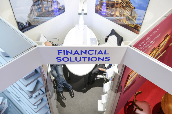 Rem Koolhaas, OMA, AMO, Koolhaas-Video, Koolhaas Interview, Biennale, Architekturbiennale, Baunetz- TV, Stephan Burkoff, Biennale Venice, architecture, Architektur, Should does not register in my vocabulary, movie, architecture, Baunetz, golden lion, south corea, s�dkorea, chile, Salavador Allende, Plattenbau, koreanische Halbinse, Crow�s Eye View, Monolith Controversies, Modernity: Promise or Menace?, France, Frankreich, Russia, Russland, Fair Enough: Russia�s Past Our Present, Phyllis Lambert, Sales Oddity, Intermundia, Radical Pedagogies, Italian Limes, Symbolpolitik, Jury, Entscheidung , silberner L�we, silver lion, Venice, Giardini