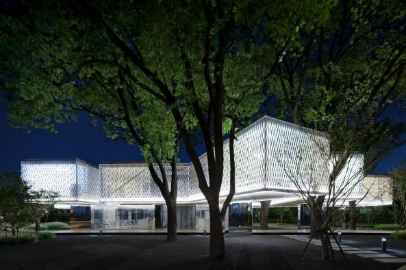 Huaxin Business Center, Shanghai, Scenic Architecture Office, Aluminium-Fassade