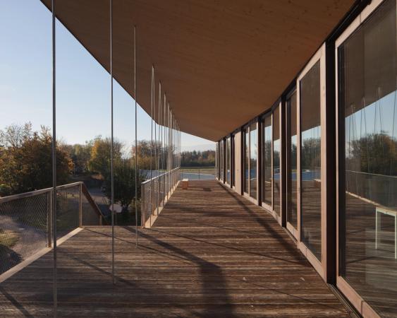 Ecole Rudolf Steiner, Lausanne, Crissier, Localarchitecture, Holz, Laubengang, Schule