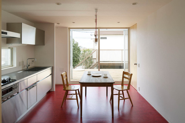 Japan, Tokio, Fumihiko Sano, studio Phenomenon, Wohnhaus, Holz, Wohnen, studio, Zaun, Edelstahl, stainless steel, Moireffekt