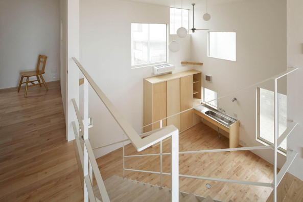 Japan, Tokio, Fumihiko Sano, studio Phenomenon, Wohnhaus, Holz, Wohnen, studio, Zaun, Edelstahl, stainless steel, Moireffekt