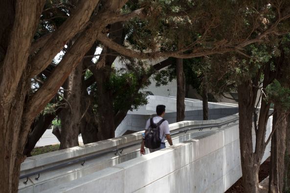 Issam Fares Institute for Public Policy and International Affairs, American University of Beirut, Zaha Hadid, Sichtbeton