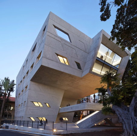 Issam Fares Institute for Public Policy and International Affairs, American University of Beirut, Zaha Hadid, Sichtbeton