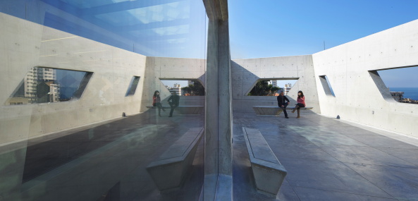 Issam Fares Institute for Public Policy and International Affairs, American University of Beirut, Zaha Hadid, Sichtbeton
