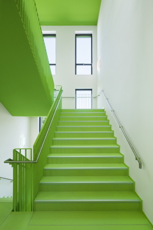 Benthem Crouwel, Hrsaalgebude, Jens Kirchner, Osnabrck, Hochschule, Fachhochschule, Auditorium, Lernlandschaft, Geknickte Fassade, Farbe, Grn, Grasgrn, Metallfassade, Campus, Unigelnde, Barbarstrae, Sedanstrae, Seminar, Mensa