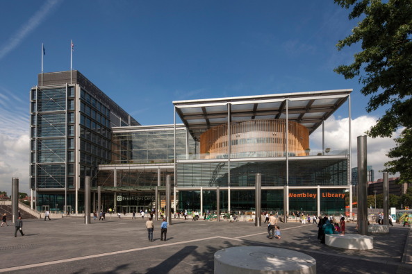 London (West): Brent Civic Centre von Hopkins Architects
