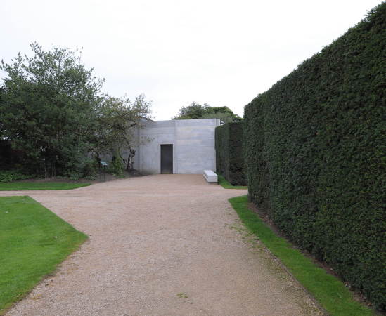 Yorkshire: Seizure Gallery im Yorkshire Sculpture Park in Wakefield von Adam Khan Architects