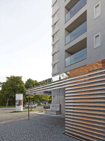 M�nchen, Bunker, Hochbunker, State of the Art, Labyr 1, Bunkerumbau, Wohnbunker, Umnutzung, Umbau, Wohnungsbau, Euroboden, Stahlbeton, Betondecke, Sichtbeton, Hochbau, Luxuswohnen, Stefan F. H�glmaier, Franz Ackermann, Kathryn Andrews, Manuel Graf, Erika Hock, Jenny Holzer, Thomas Houseago, Alexander Ernst Voigt, Cerith Wyn Evans, Nicola Sacher, hiepler, brunier