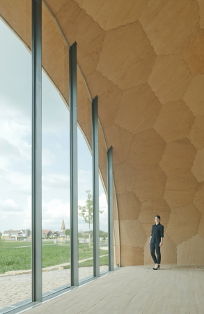 Blob, Landesgartenschau Schbisch Gmnd, LaGa 2014, Baden Wrttemberg, Schwaben, Universitt Stuttgart, Mllerblaustein Holzbau, KUKA Roboter, Achim Menges, Jan Knippers, Volker Schwieger, ForstBW, Forstbetrieb, Leichtbausystem, Buchenfunier, Sperrholzplatten, Frse, Laser, CNC-Frse, Computerfertigung, Computer, Seeigel Sanddollar, Himmelsgarten, Park, Landschaftspark, Blumenschau, Blob-Architektur, Robotically Fabricated Lightweight Timber Shell, Exhibition Hall