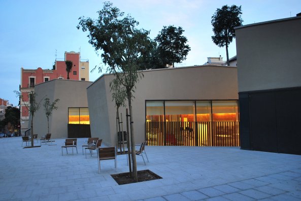 BCQ arquitectura barcelona, Library Joan Maragall, Villa Florida, Bibliothek, Garten, eingegraben, buried building, garden